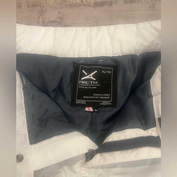 White Snowboarding Pants - Picture 3 of 4